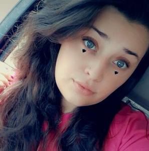 Meet your Posher, Danielle